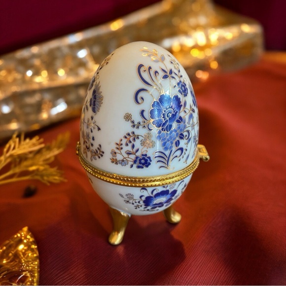 Other - Vintage three footed egg shaped trinket box in excellent condition.